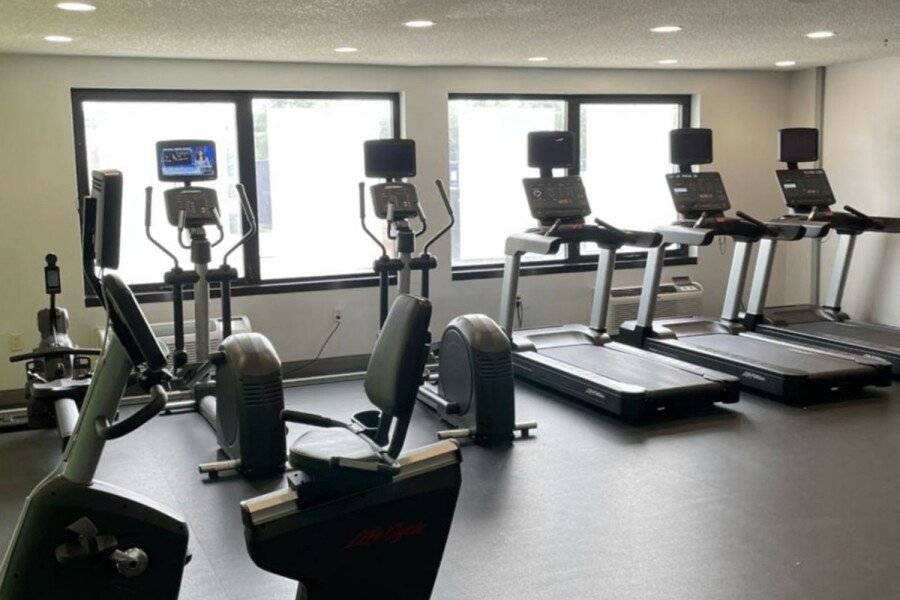 Holiday Inn International Airport fitness centre