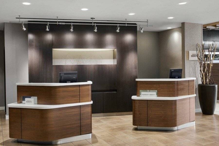 Courtyard by Marriott Downtown front desk, lobby