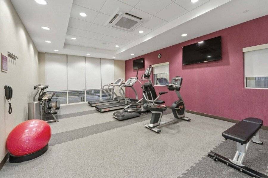 Home2 Suites By Hilton Newark Airport fitness centre