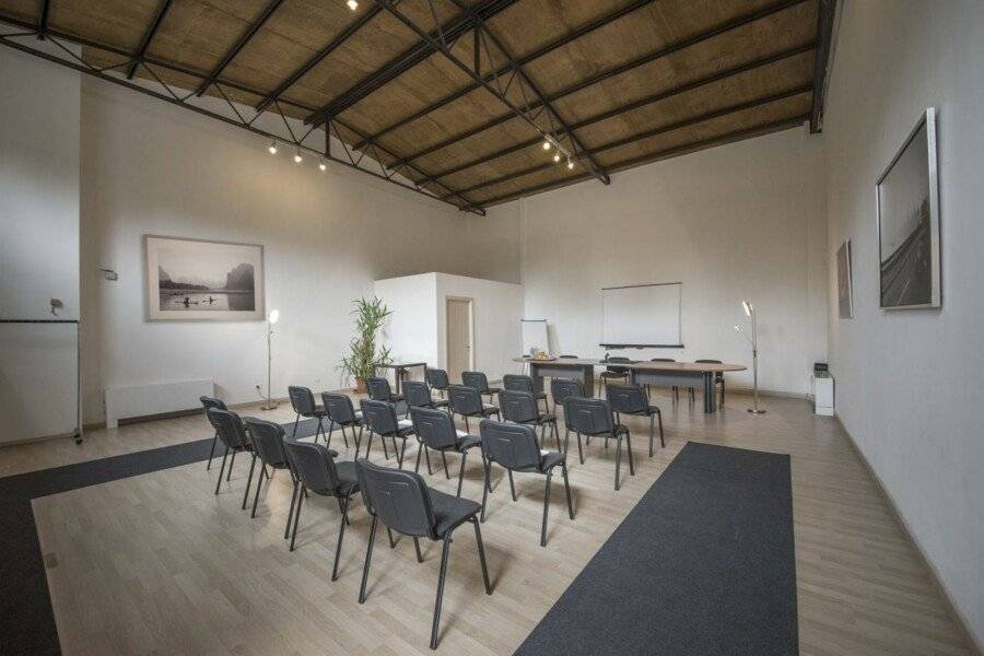 Hotel Venice Resort Airport conference room,meeting room