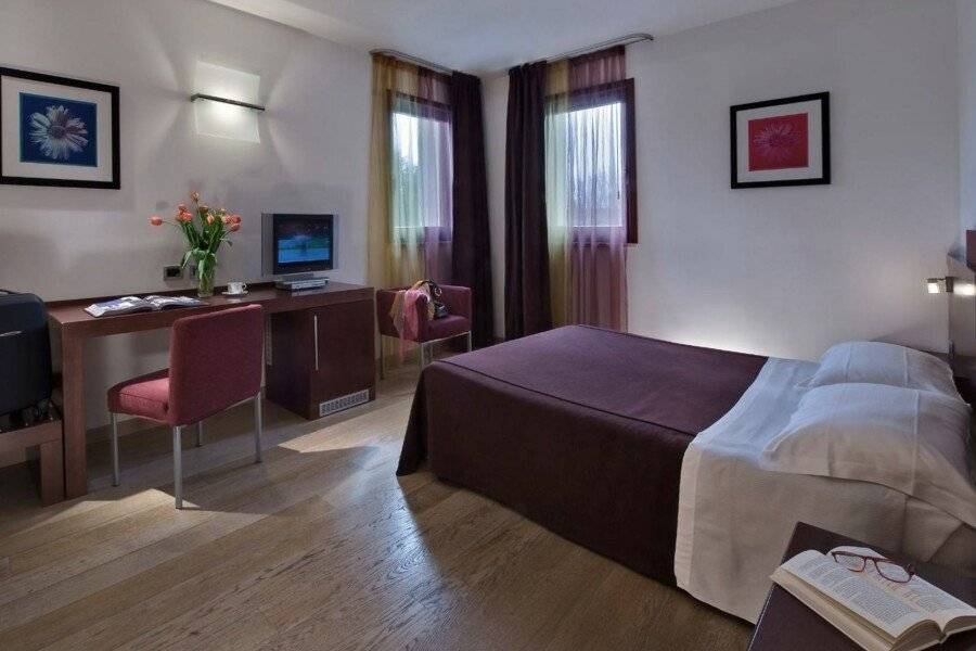 Annia Park Hotel Venice Airport hotel bedroom