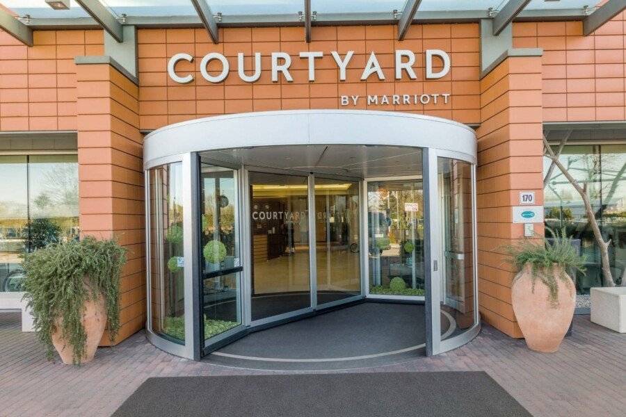 Courtyard by Marriott Venice Airport facade