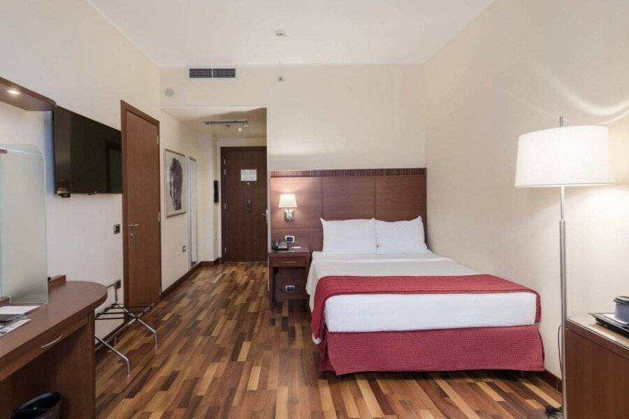 Courtyard by Marriott Venice Airport hotel bedroom