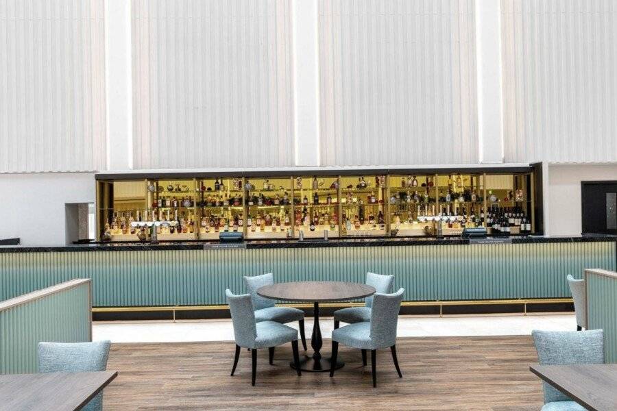 Hilton London Gatwick Airport bar,restaurant