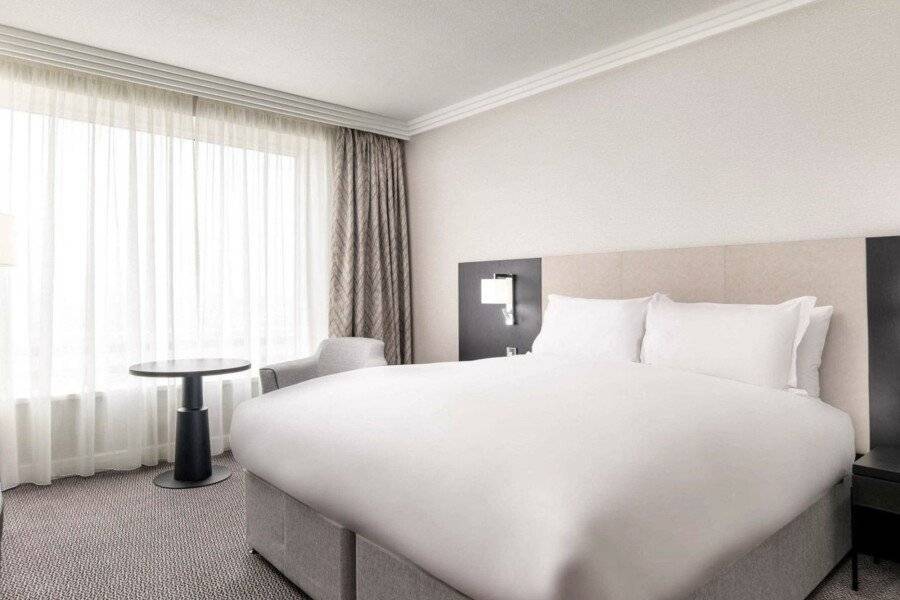 Sofitel London Gatwick hotel bedroom