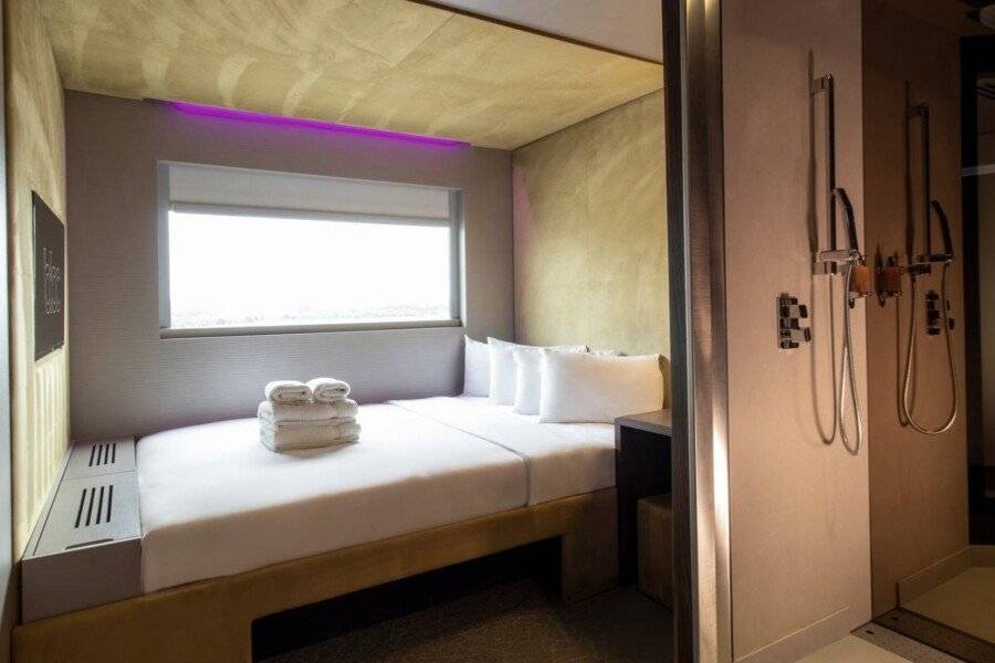 Bloc Hotel London Gatwick Airport hotel bedroom