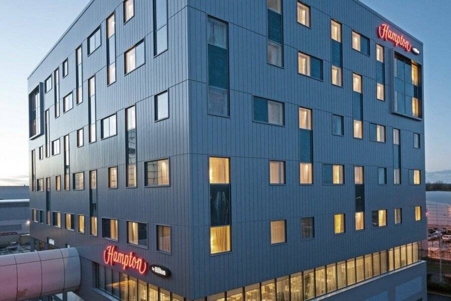 Hampton by Hilton London Gatwick Airport facade