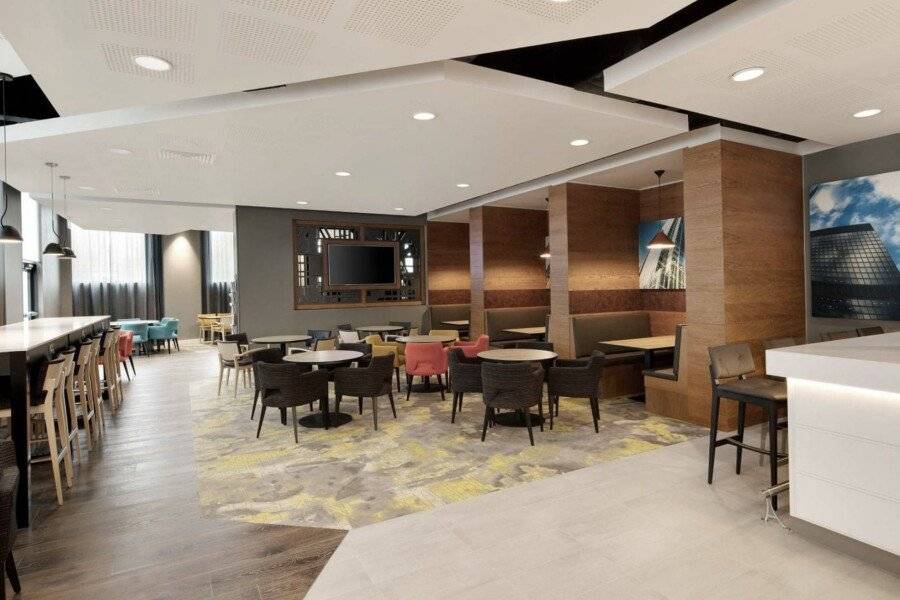 Hampton By Hilton Docklands restaurant,lobby