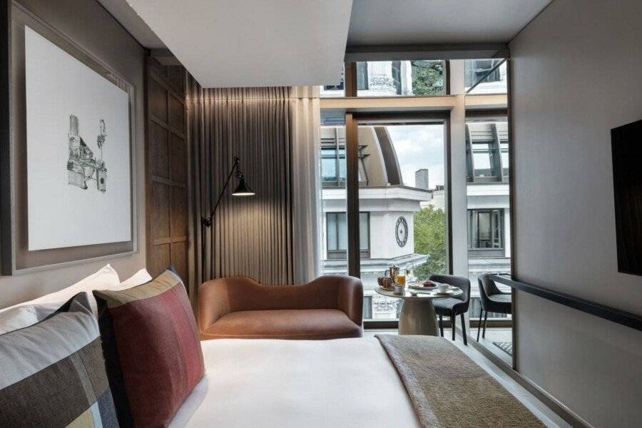 Theer hotel bedroom