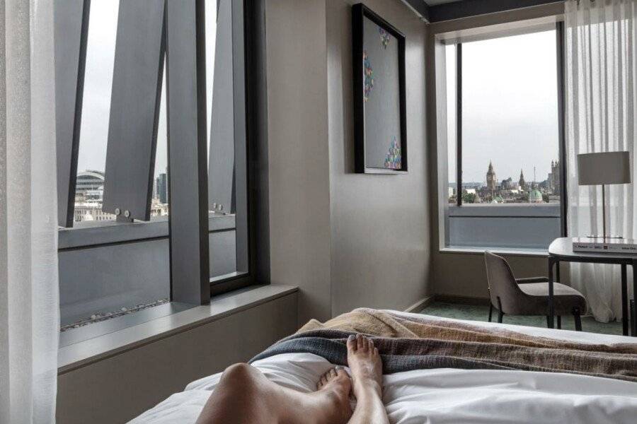 Theer hotel bedroom,ocean view