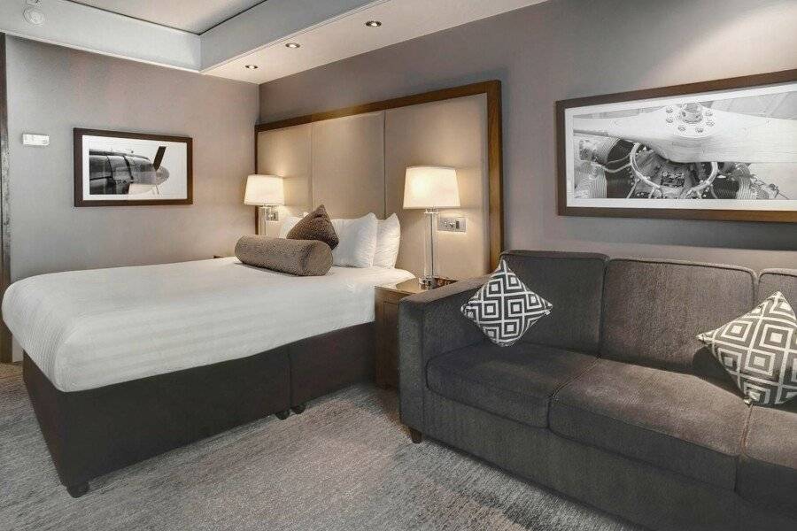 Sandman Signature London Gatwick Hotel hotel bedroom