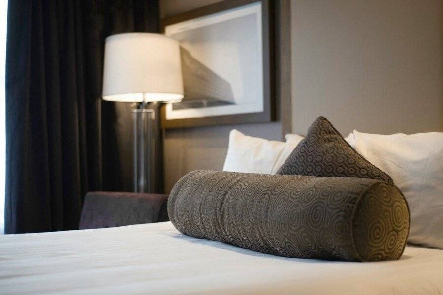 Sandman Signature London Gatwick Hotel hotel bedroom