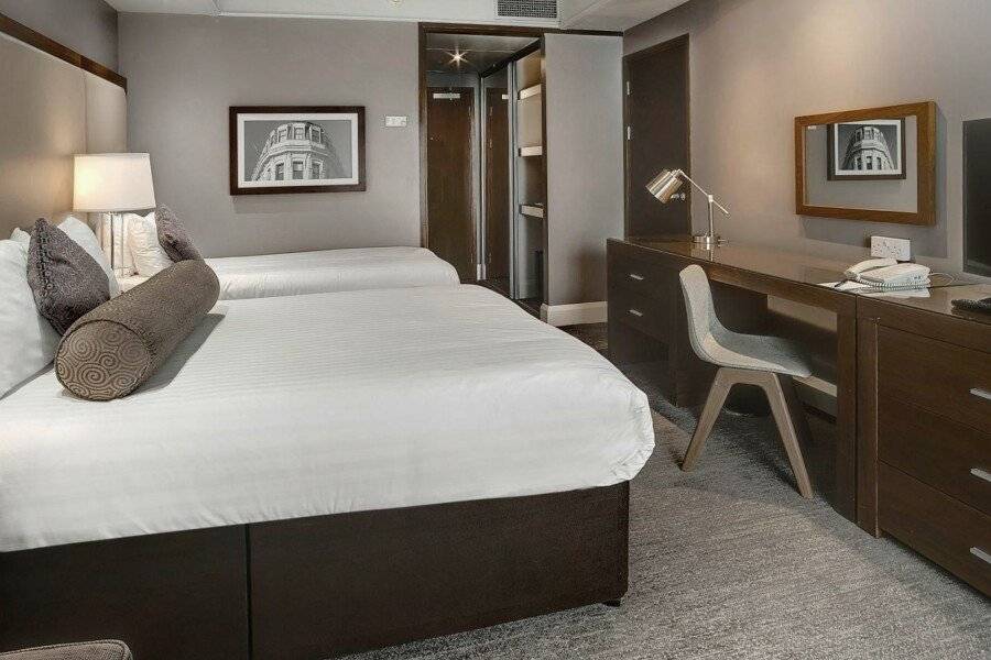 Sandman Signature London Gatwick Hotel hotel bedroom