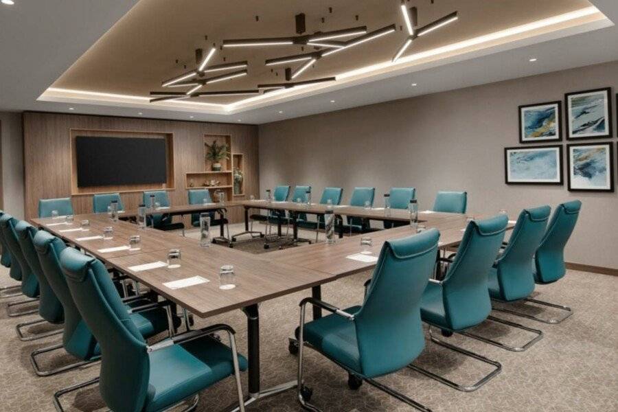 Holiday Inn London Gatwick conference room,meeting room