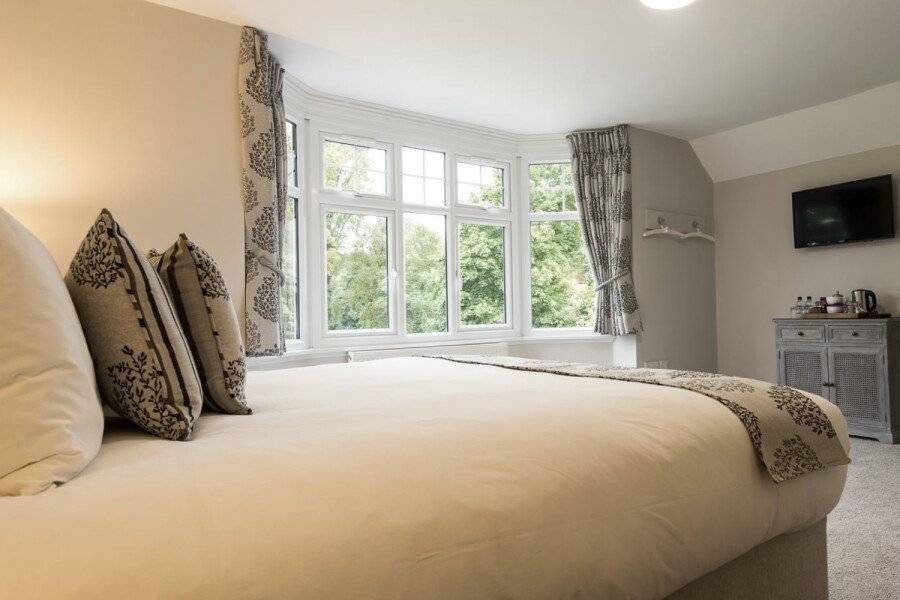 The Maple Manor Hotel hotel bedroom