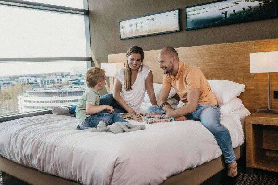 Hyatt Place Amsterdam Airport hotel bedroom