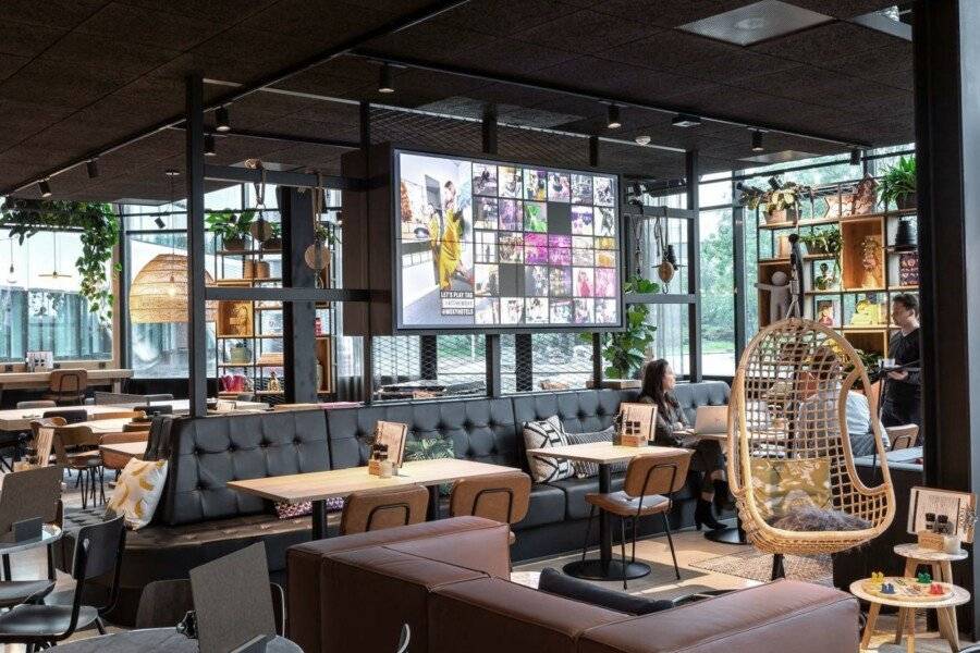 Moxy Amsterdam Schiphol Airport restaurant