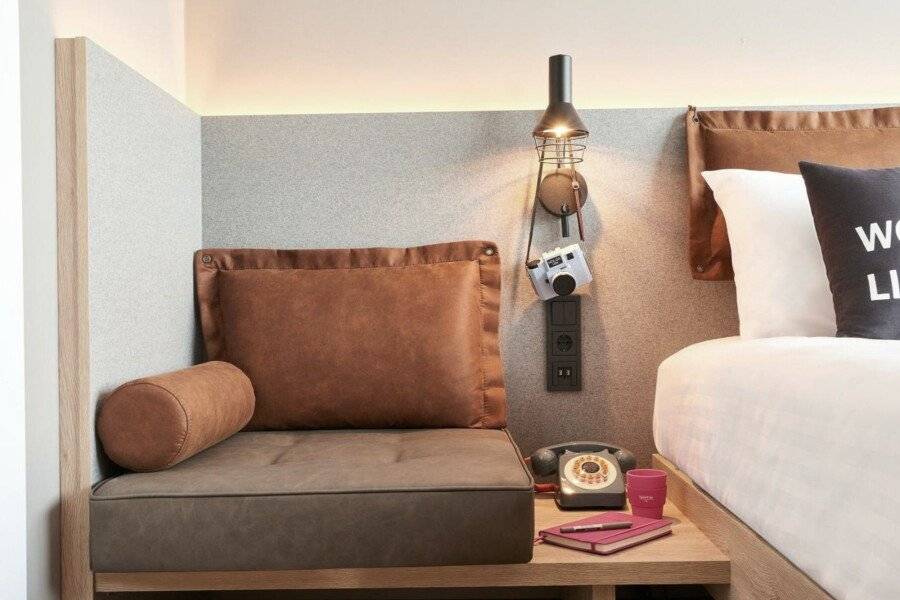 Moxy Amsterdam Schiphol Airport hotel bedroom