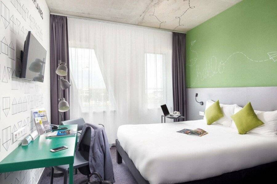 ibis Styles Budapest Airport hotel bedroom