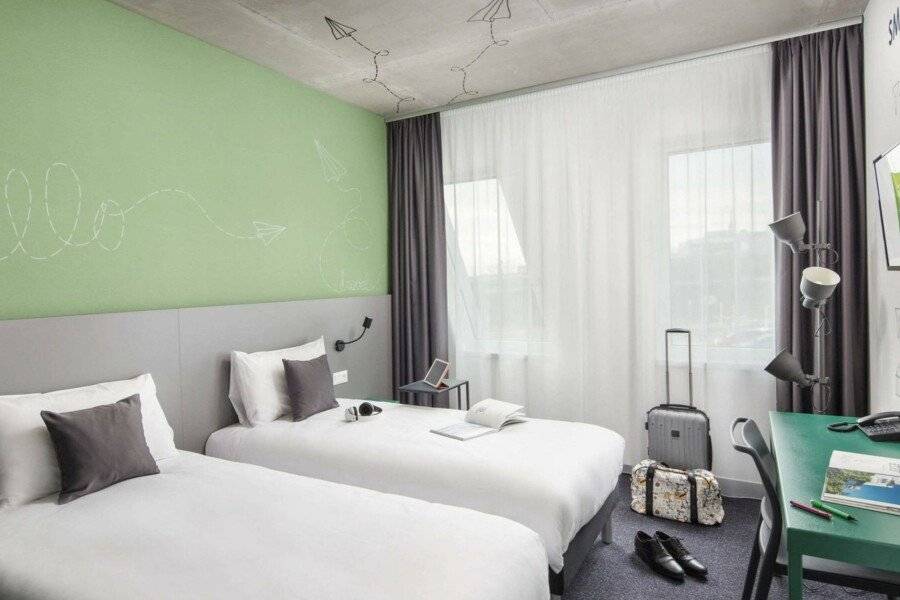 ibis Styles Budapest Airport hotel bedroom