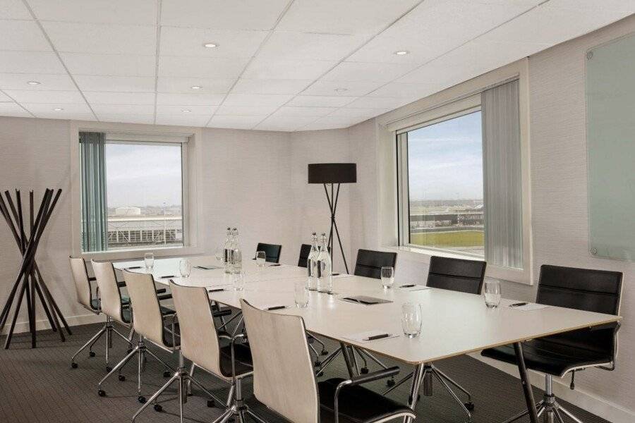 Sheraton Amsterdam Airport Hotel and Conference Center conference room,meeting room