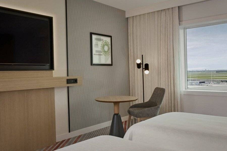 Sheraton Amsterdam Airport Hotel and Conference Center hotel bedroom