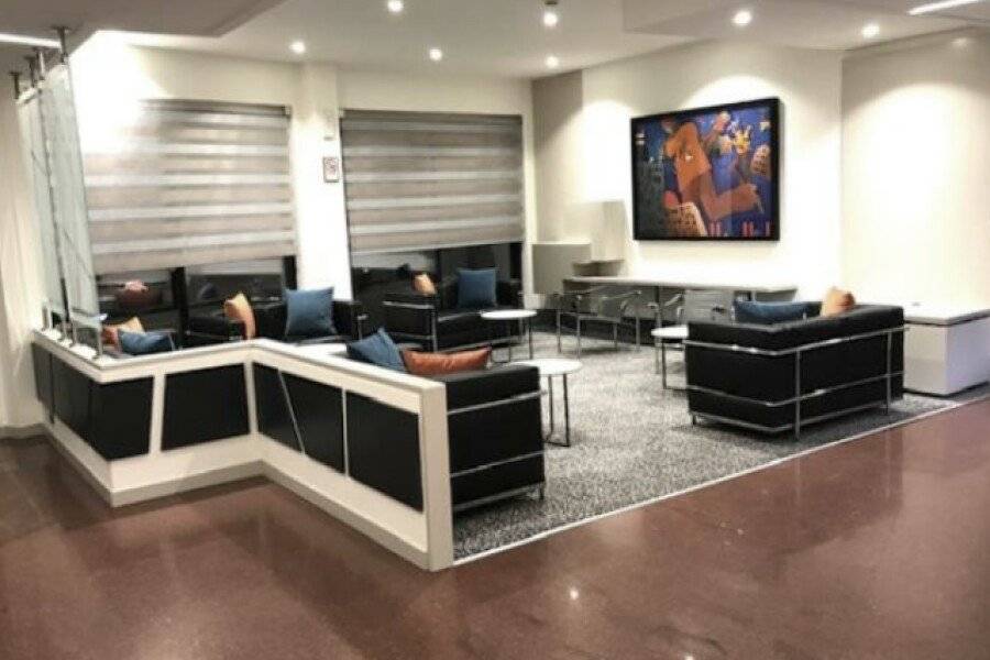 Cardano Hotel Malpensa lobby