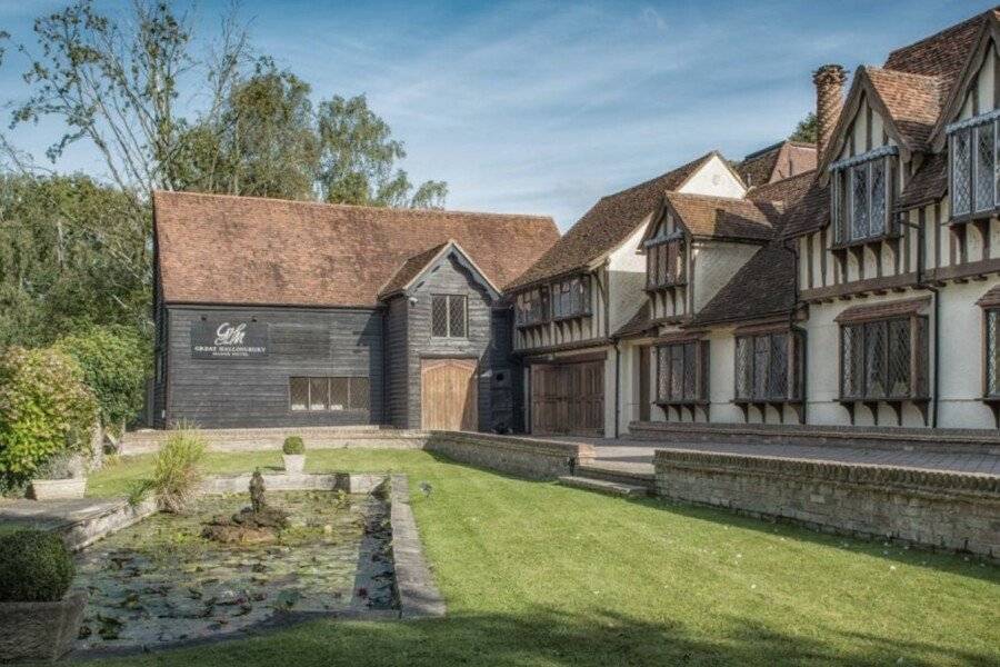 Great Hallingbury Manor & Lodges ,hotel facade,garden