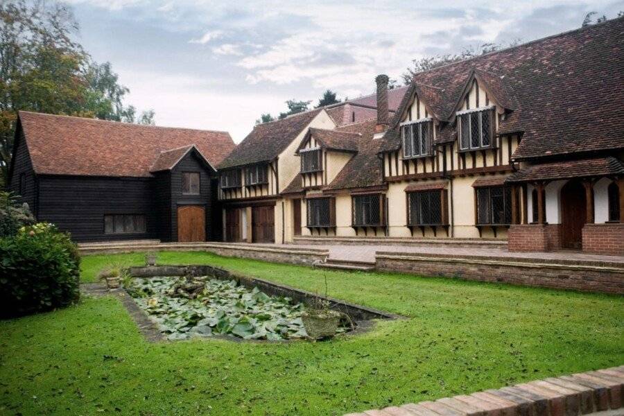 Great Hallingbury Manor & Lodges facade,garden