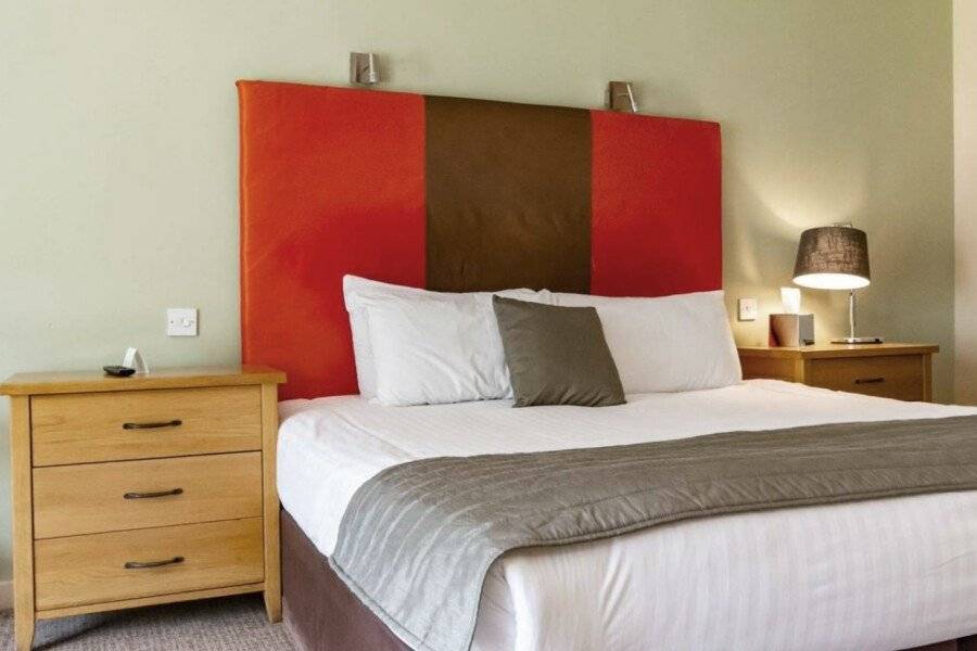 Great Hallingbury Manor & Lodges hotel bedroom