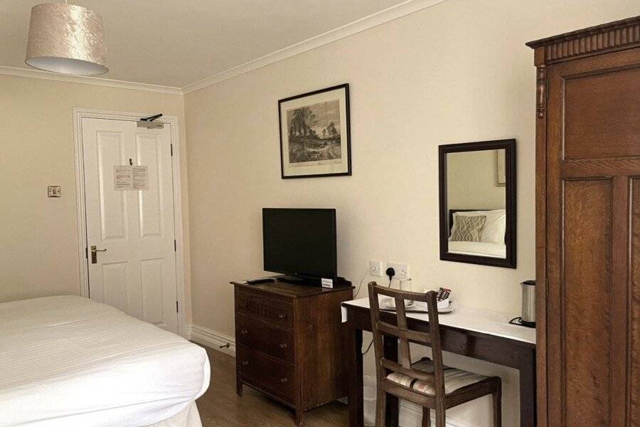 The Cottage Guest House hotel bedroom