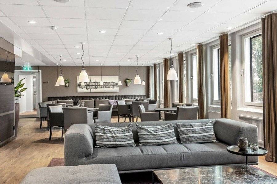 Best Western Plus Park Airport Hotel lounge