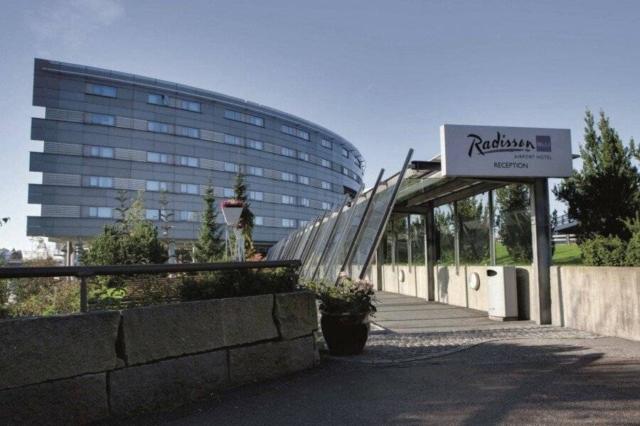 Radisson Blu Airport Hotel, Oslo facade