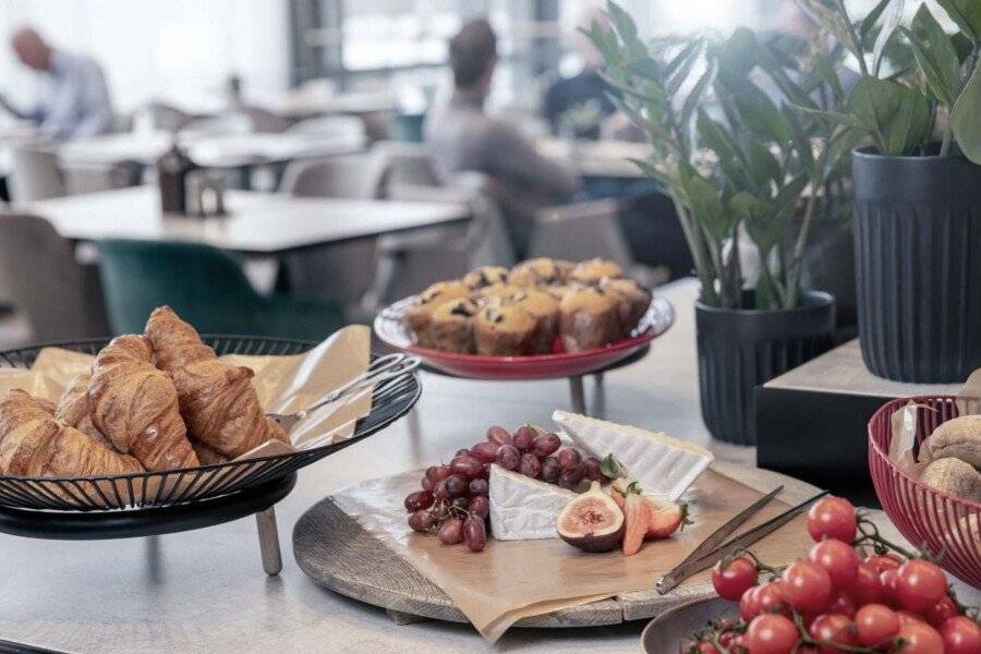 Radisson RED, Oslo Airport breakfast