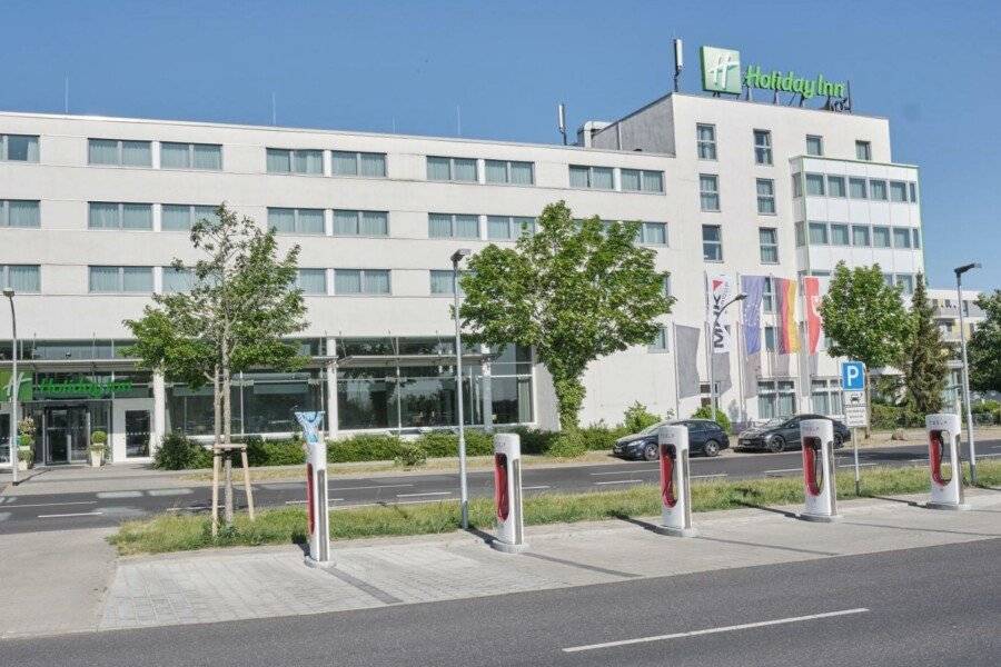 Holiday Inn Berlin Airport facade,parking