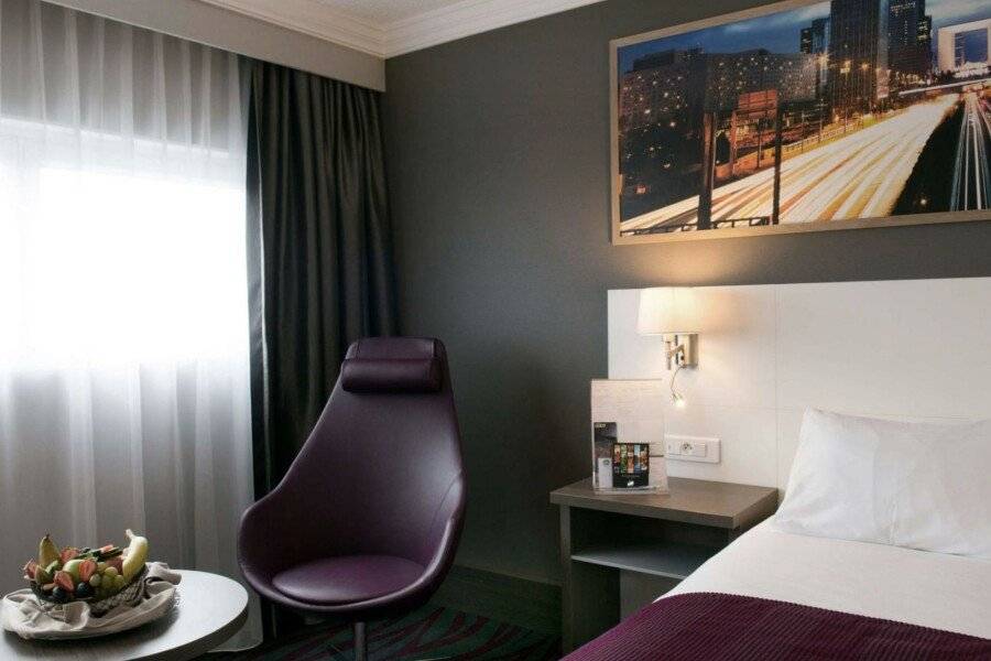 Best Western Plus Paris Orly Airport hotel bedroom