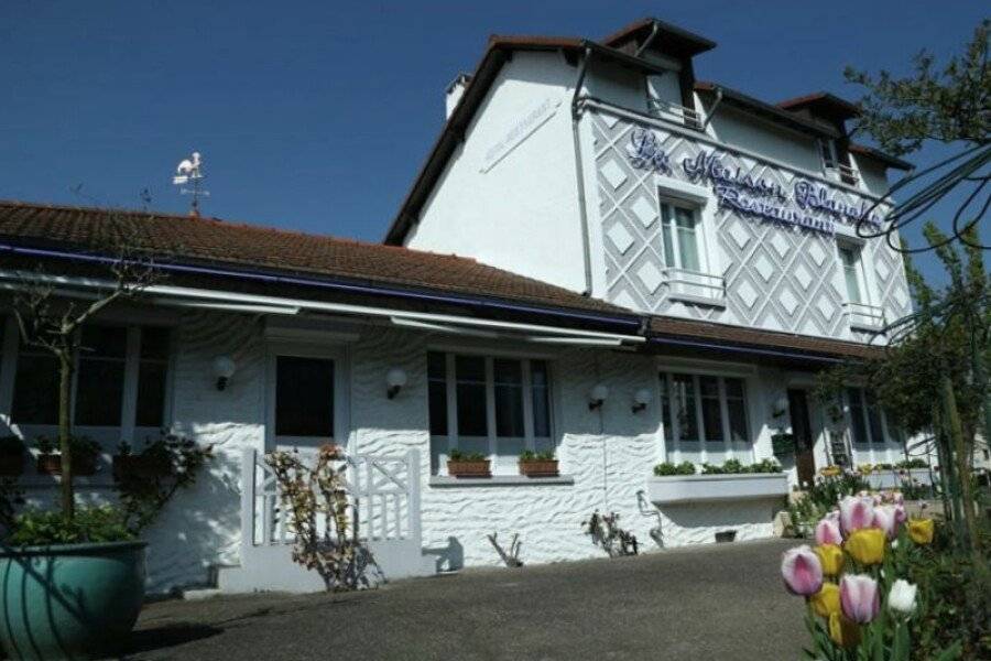 Hôtel Restaurant Maison Blanche facade