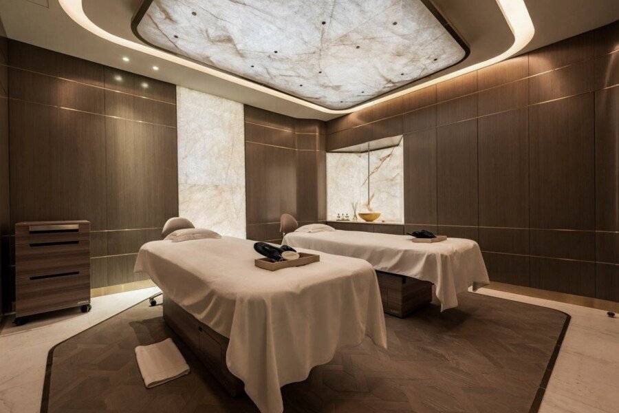 Five Luxe spa