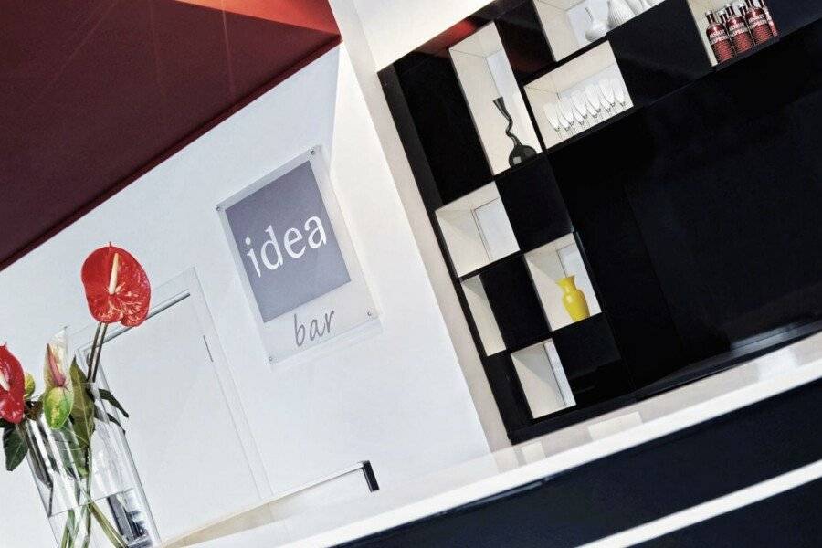 Idea Hotel Milano Malpensa Airport bar,lobby,