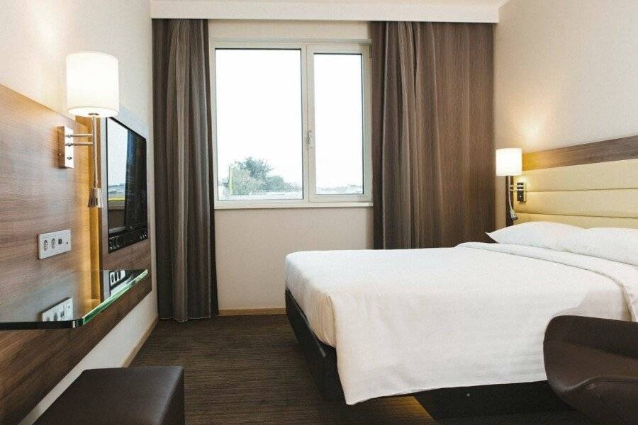 Moxy Milan Malpensa Airport hotel bedroom