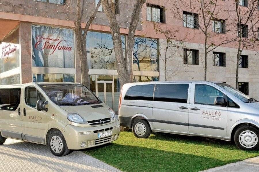 Salles Ciutat del Prat Barcelona Airport ,hotel facade,parking