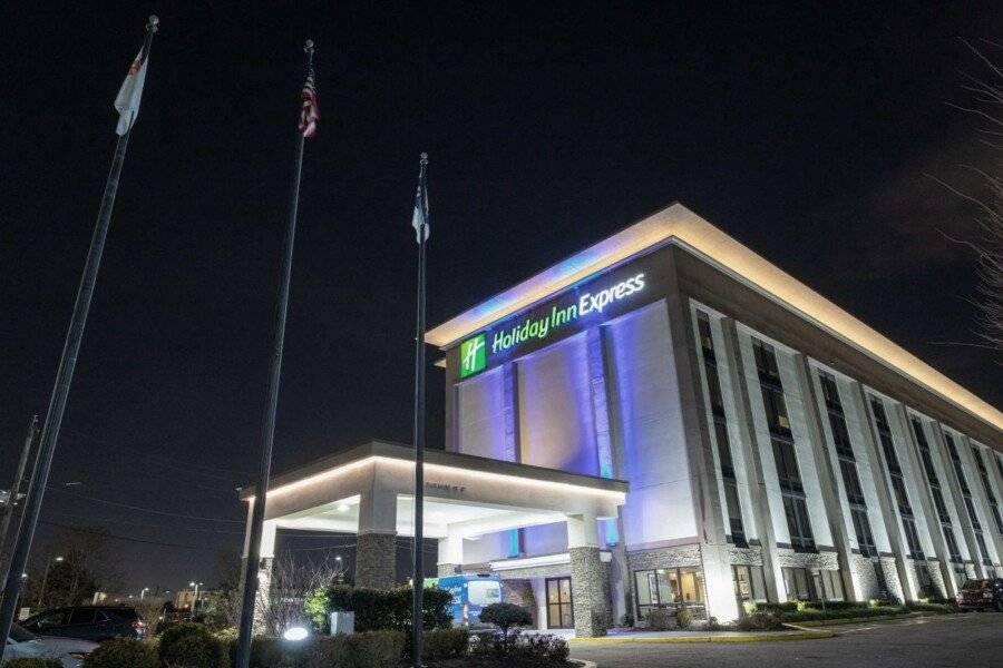 Holiday Inn Express - Newark Airport -, an IHG Hotel facade