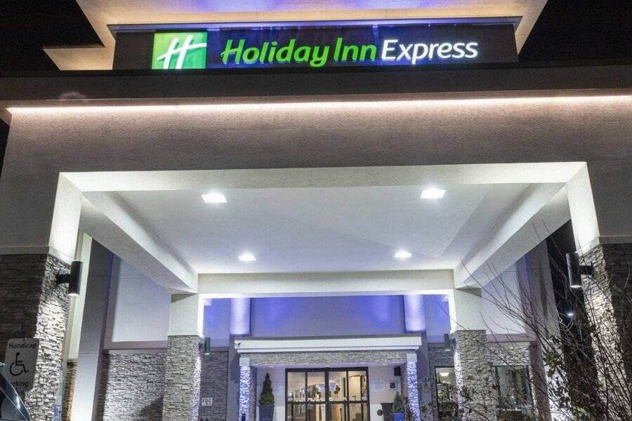 Holiday Inn Express - Newark Airport -, an IHG Hotel facade