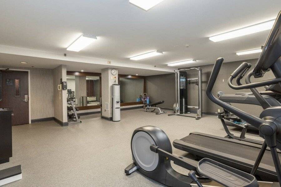 Holiday Inn Express - Newark Airport -, an IHG Hotel fitness centre