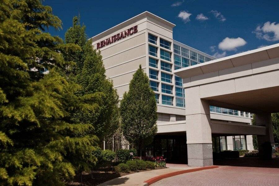 Renaissance Newark Airport Hotel facade