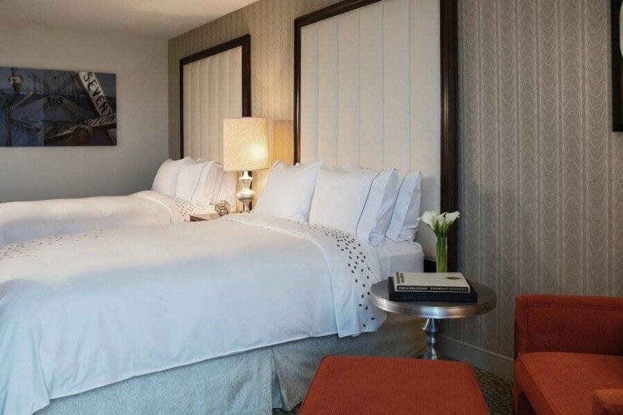 Renaissance Newark Airport Hotel hotel bedroom