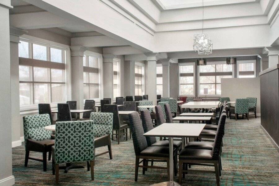 Residence Inn by Marriott Newark/Liberty International Airport restaurant