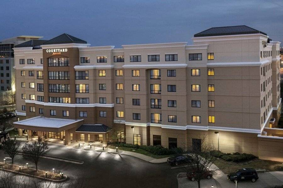 Courtyard by Marriott Newark facade