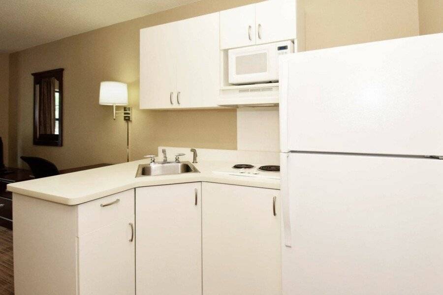 Extended Stay America Suites - - Newark Airport kitchen