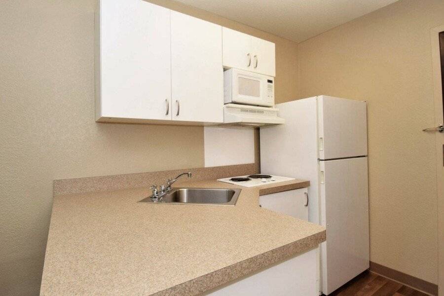 Extended Stay America Suites - - Newark Airport kitchen